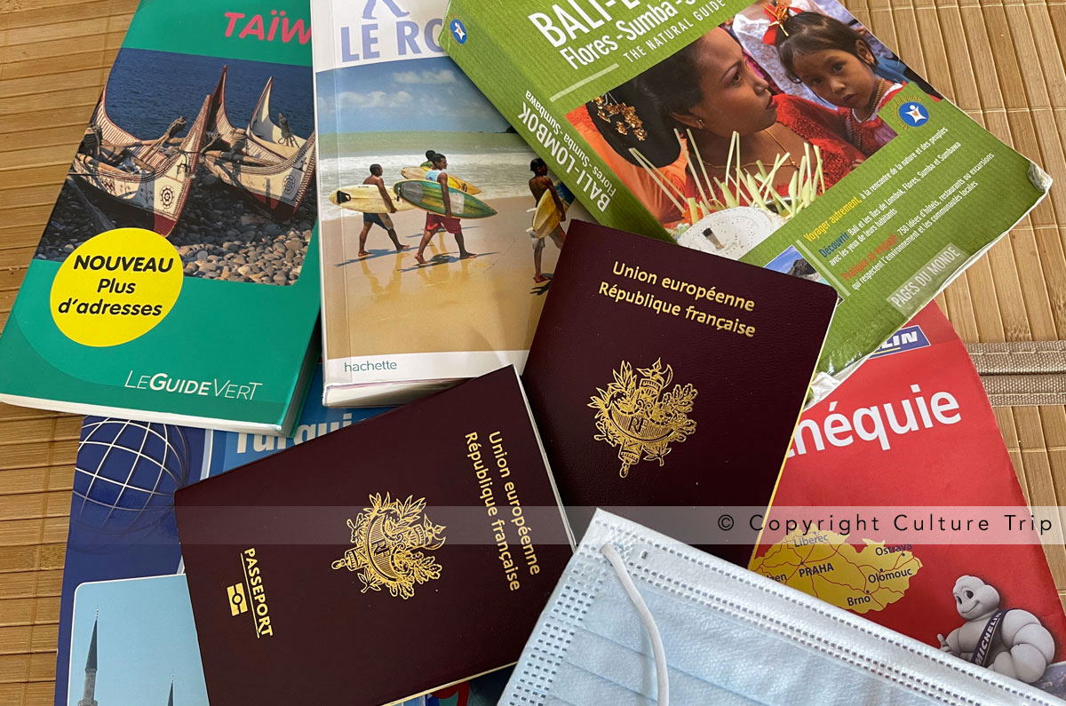 Guides de voyage et passeport