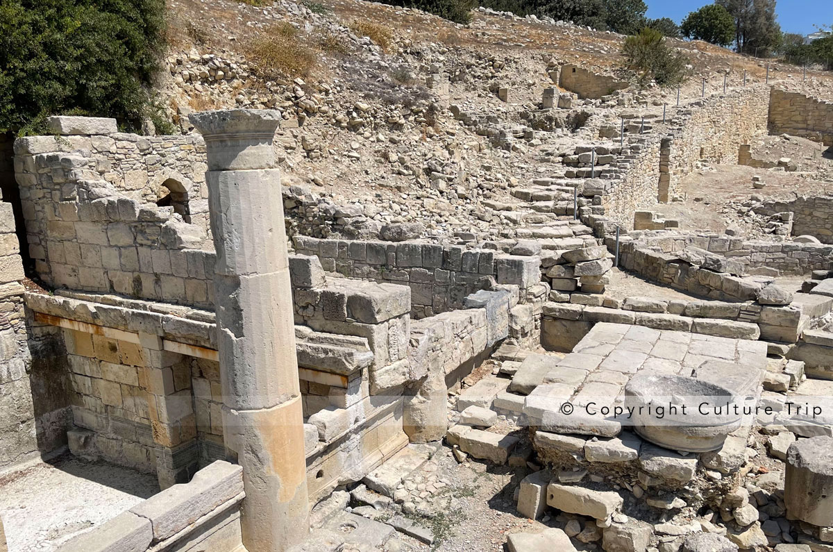 Un escalier menait à l'acropole