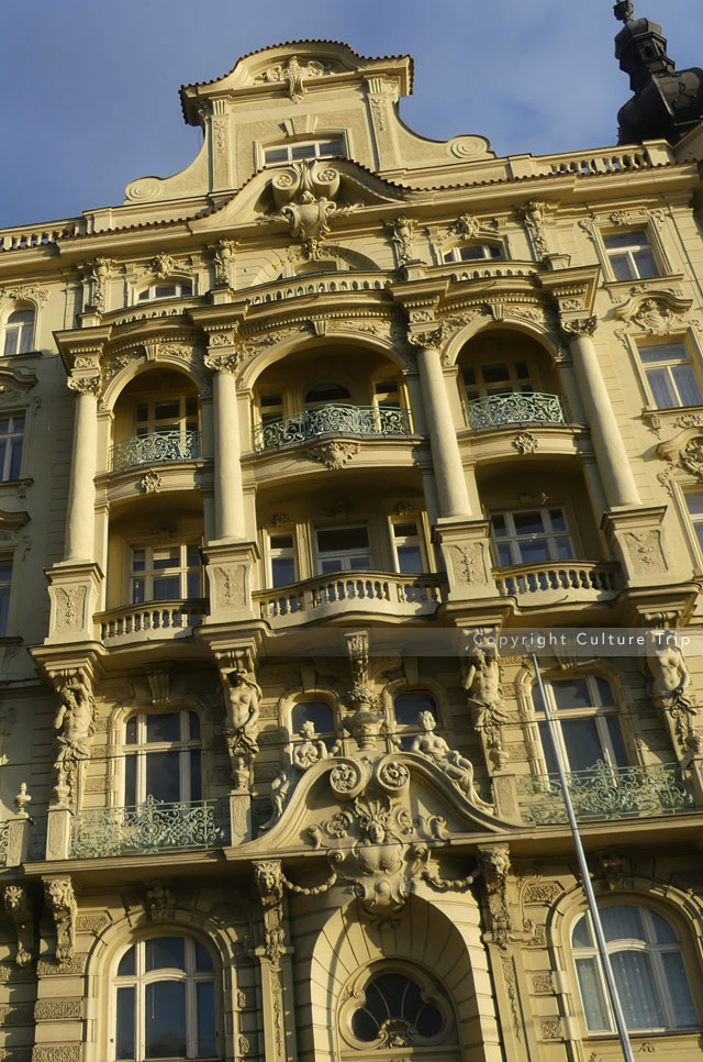 Façade Art nouveau sur le quai Rašínovo