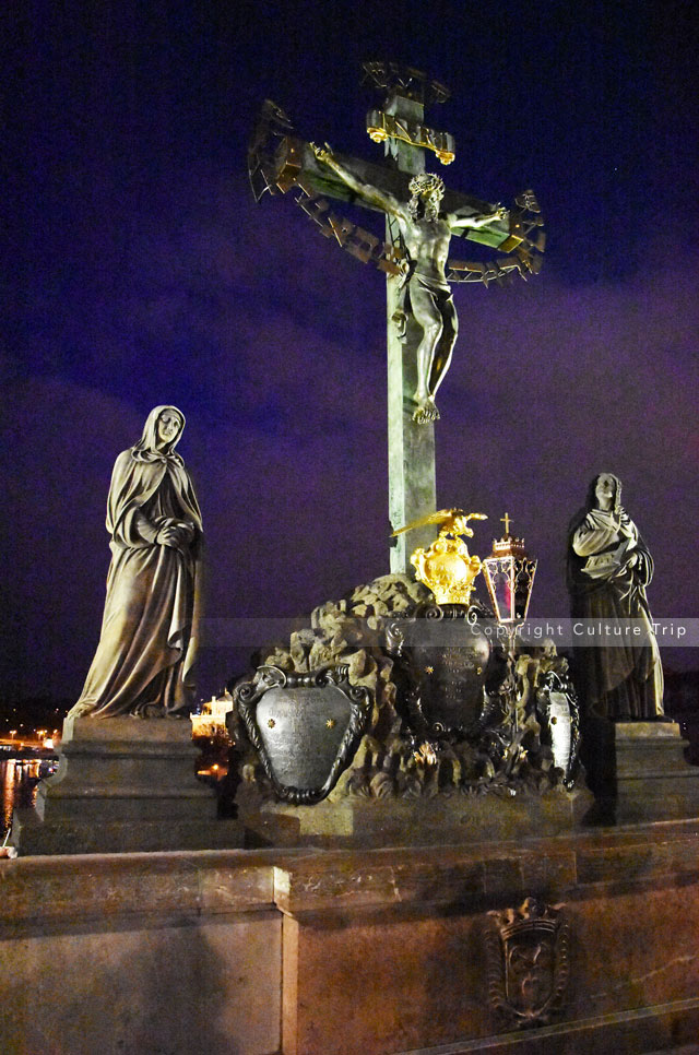 Représentation sculptée de la crucifixion
