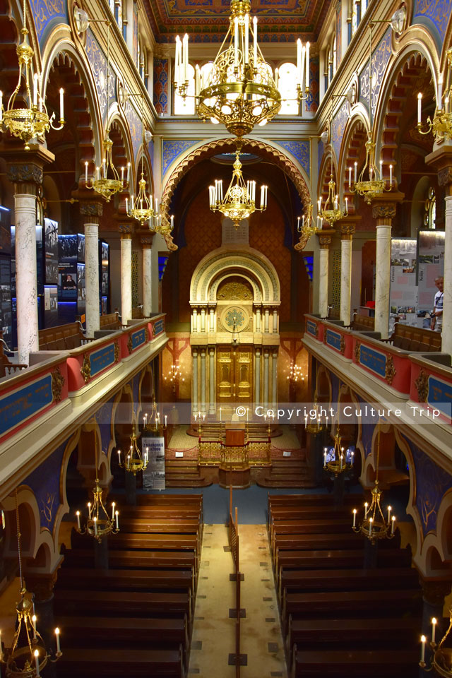 Intérieur de la synagogue de Jérusalem