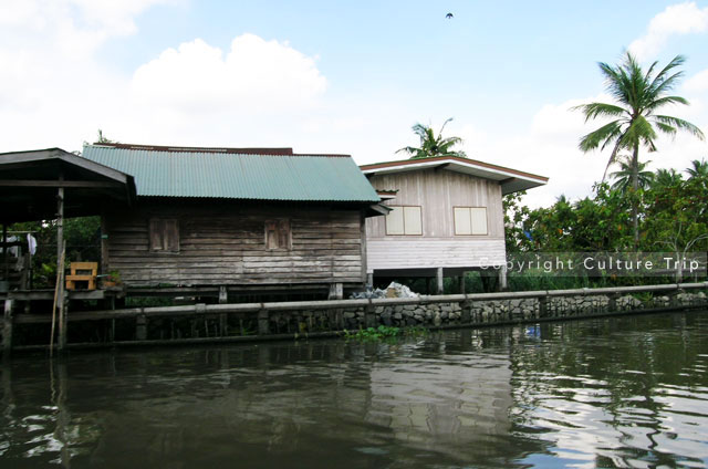 Maison au bord du canal